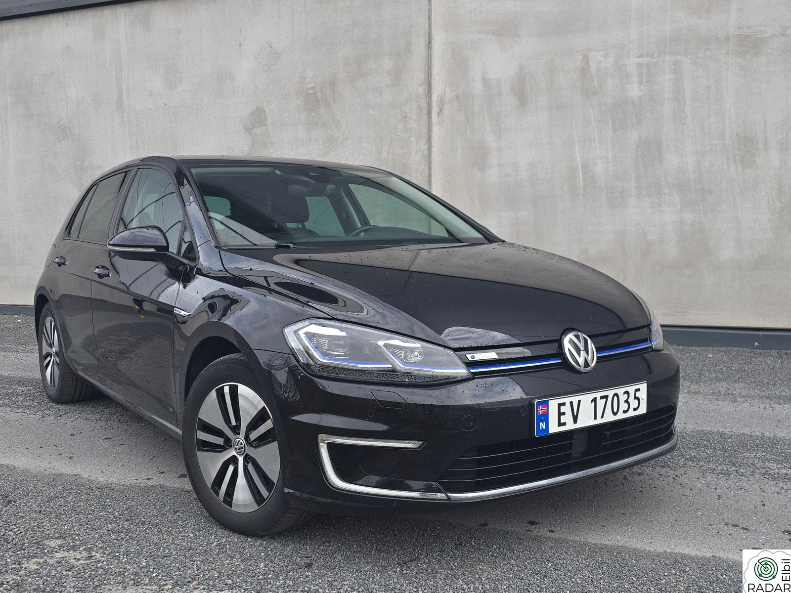 VOLKSWAGEN GOLF E-Golf 36KWh