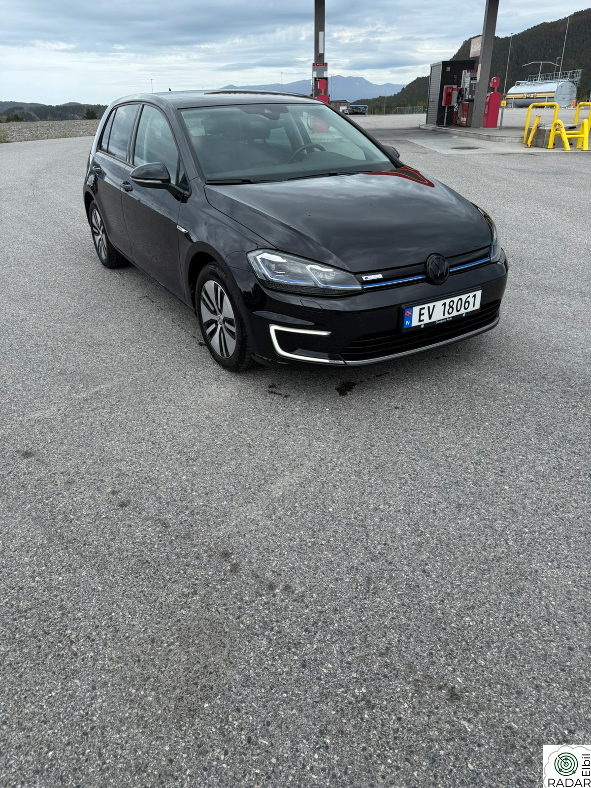 VOLKSWAGEN GOLF Dynaudio, Piggdekk, Nylig service, Nye Dekk