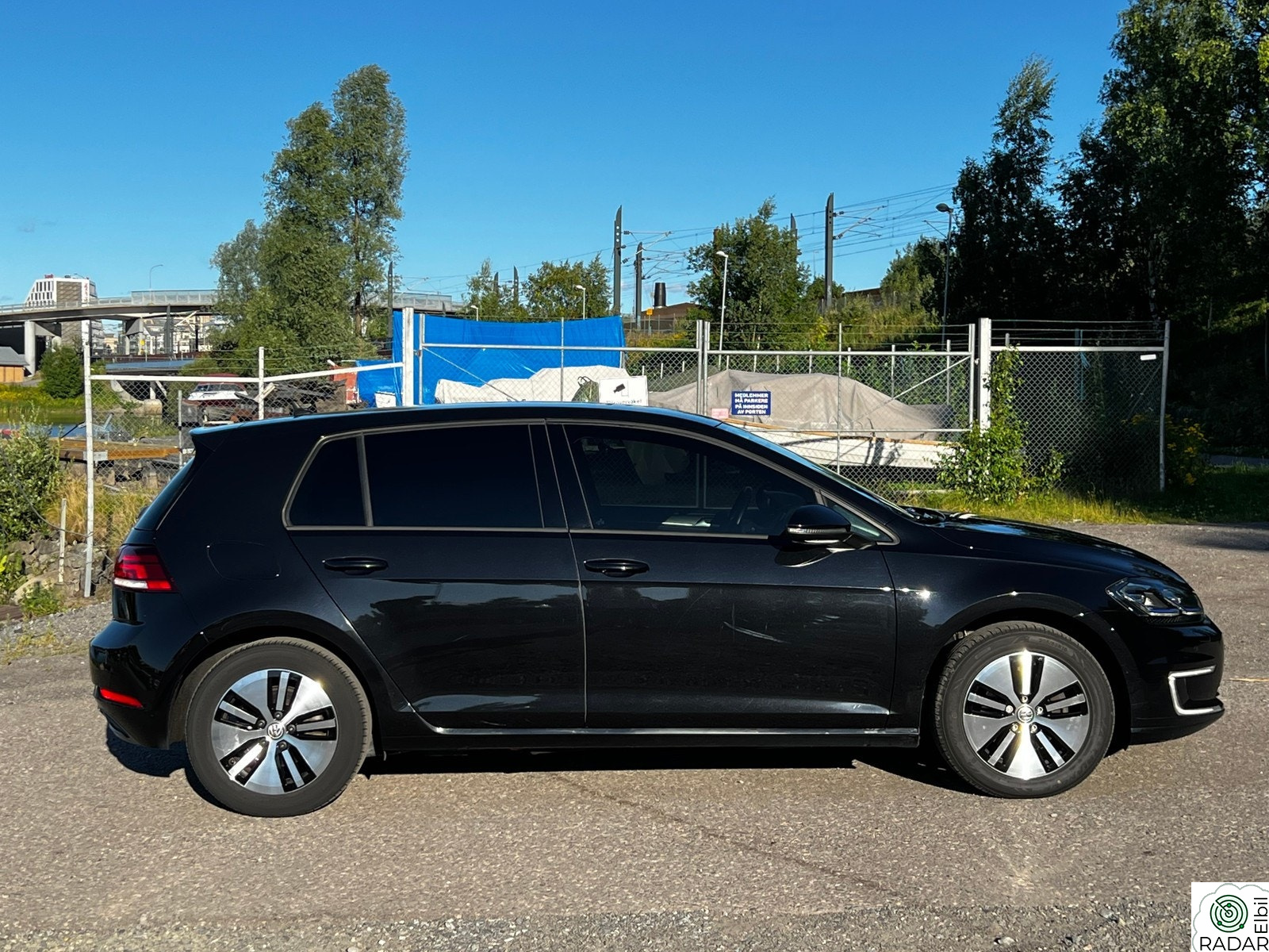 VOLKSWAGEN GOLF PÅKOSTET GODT UTSTYRT LANG REKKEVIDDE E-GOLF 100KW