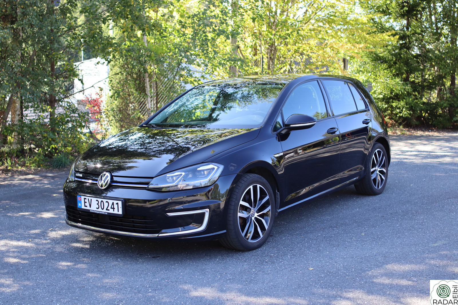 VOLKSWAGEN GOLF Skinn, Navi, Keyless, Kamera, ACC, EU27