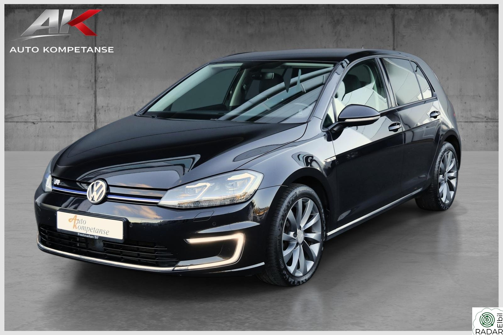 VOLKSWAGEN GOLF Exclusive l 136hk l Skinn l ACC l V.Cockpit l Ny EU++