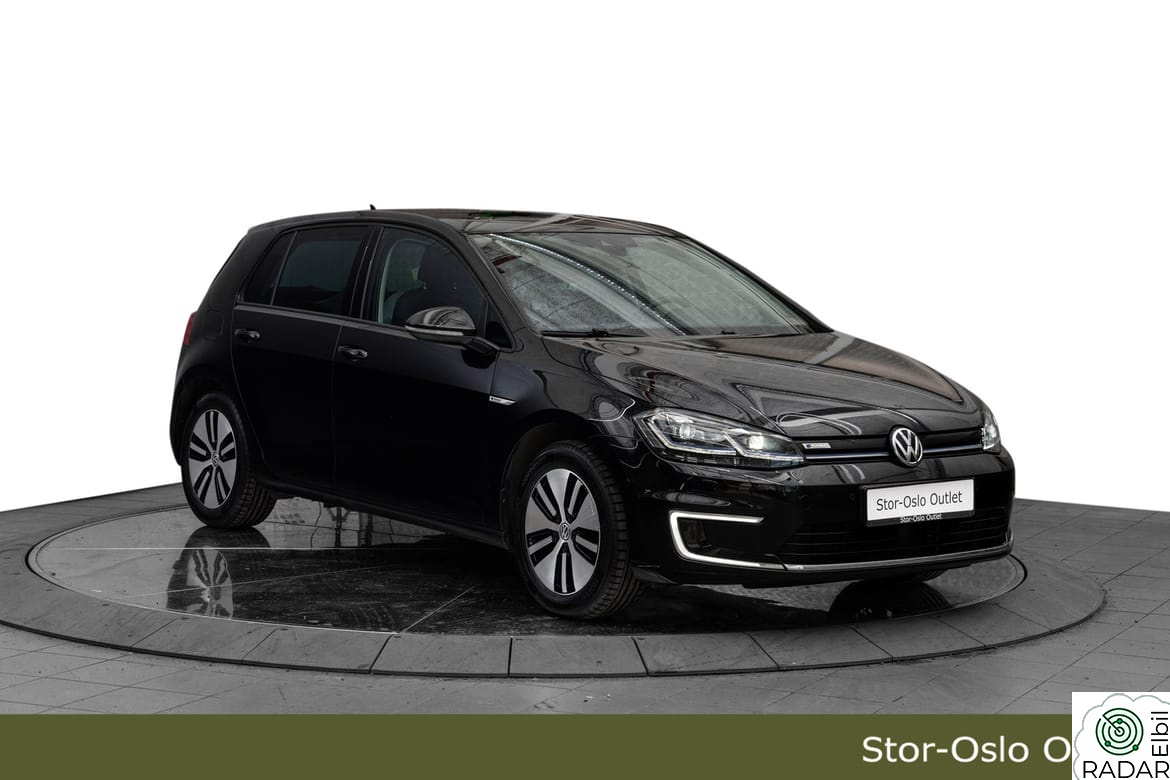 VOLKSWAGEN GOLF 100kw / Active Info / ACC / R.Kam / V.Pumpe/ LED