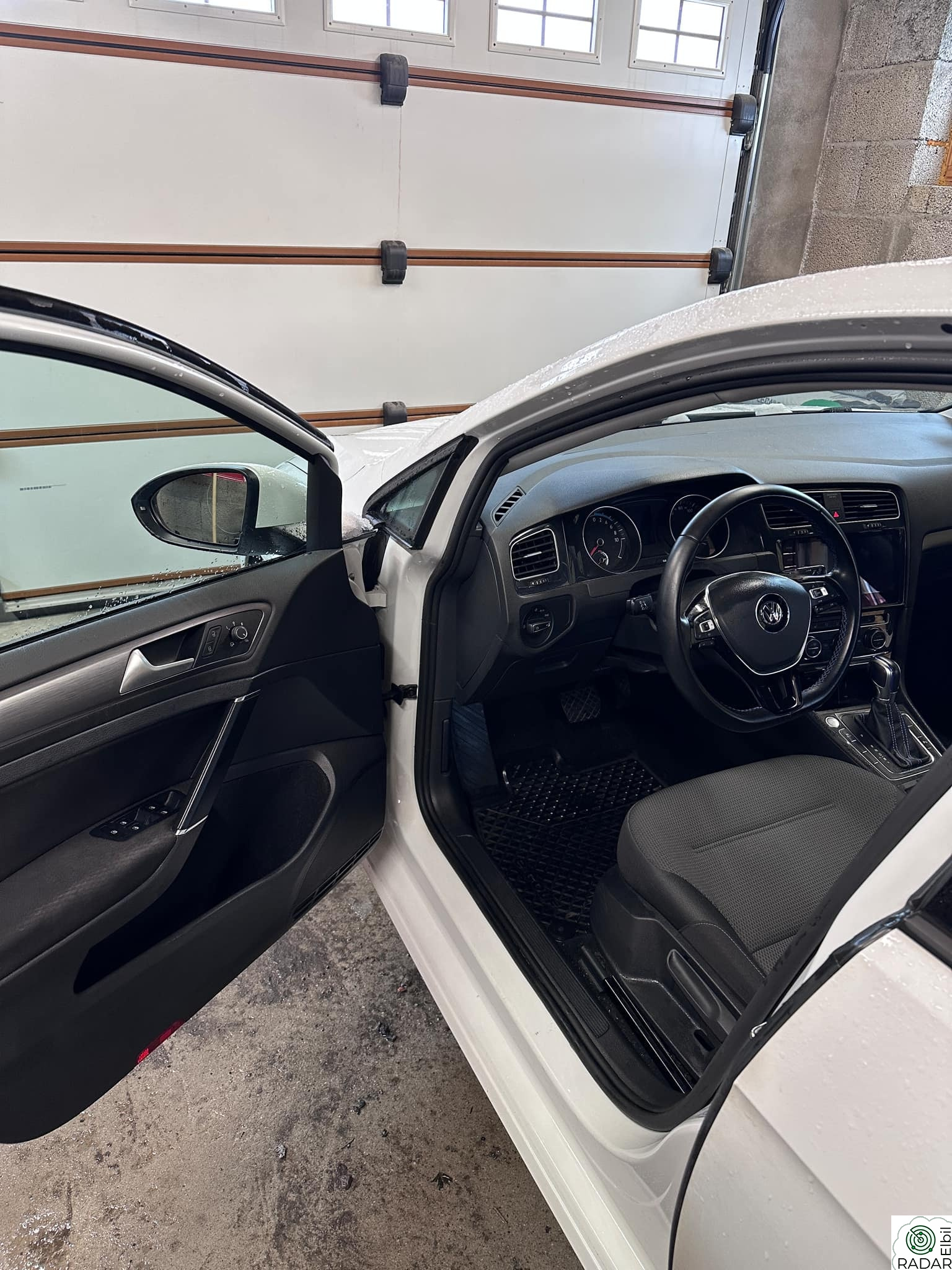 VOLKSWAGEN GOLF E Golf