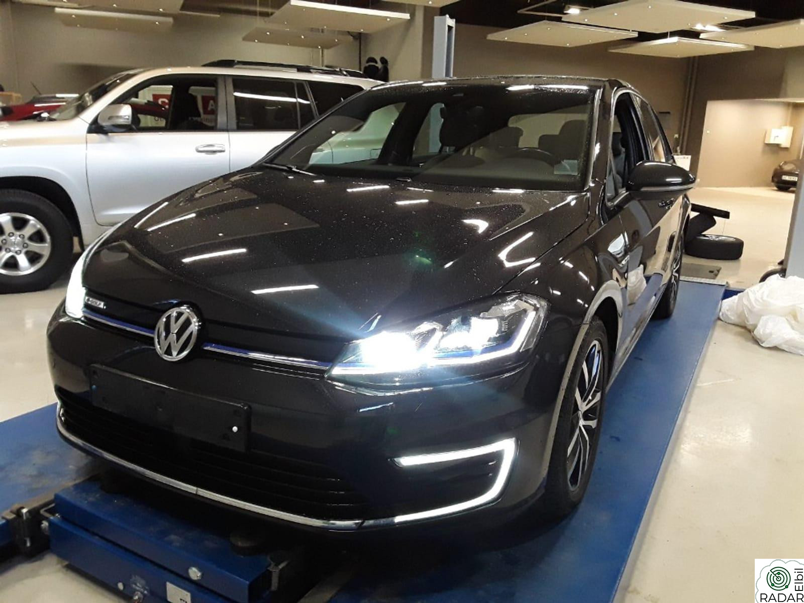 VOLKSWAGEN GOLF Skinn/ Navi/ CC/ Dynaudio/ AID/ Dynamiske lykter/ NY EU