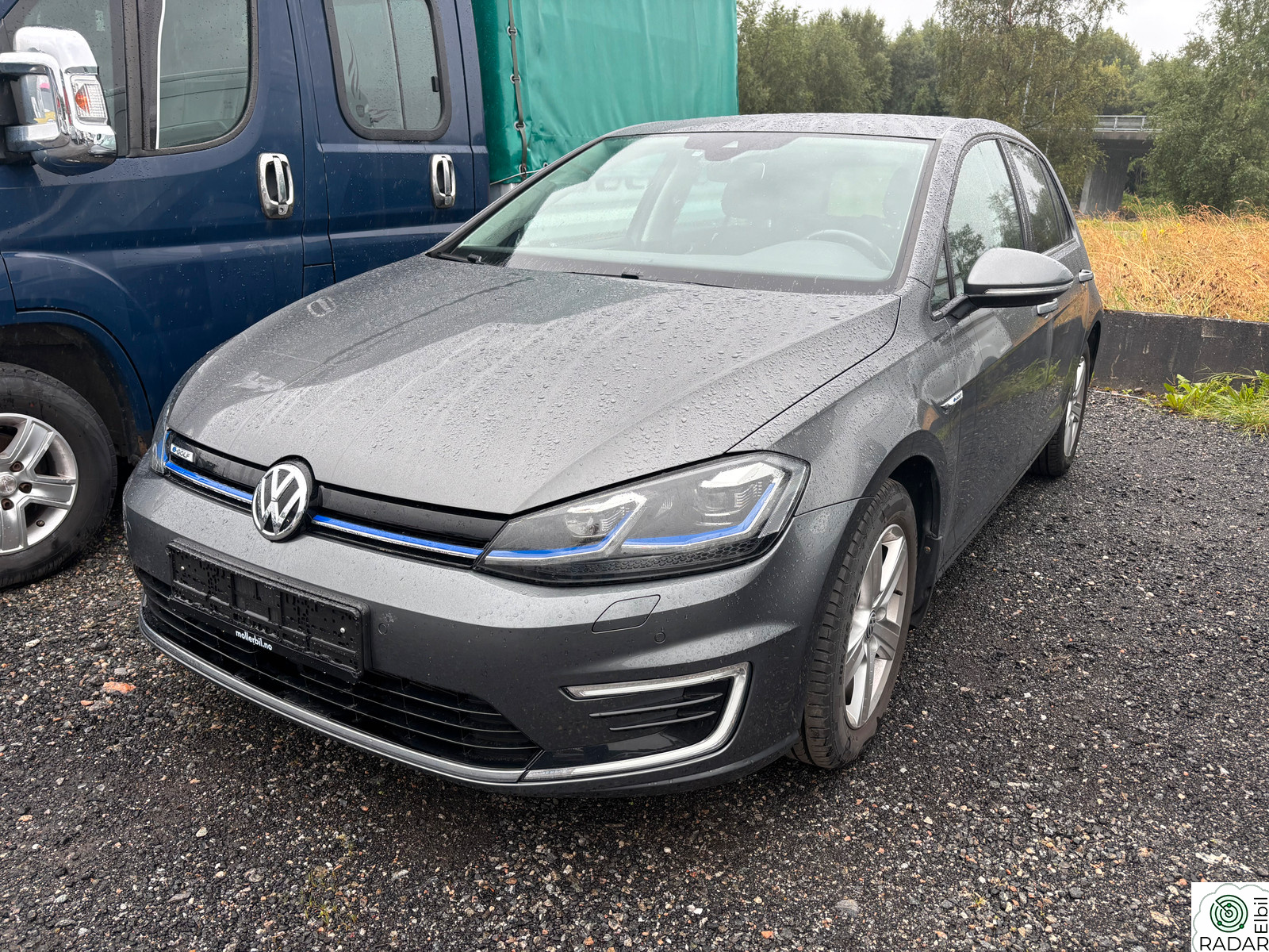 VOLKSWAGEN GOLF 300Km 136Hk Kamera Adaptiv Cruise Navi Keyless