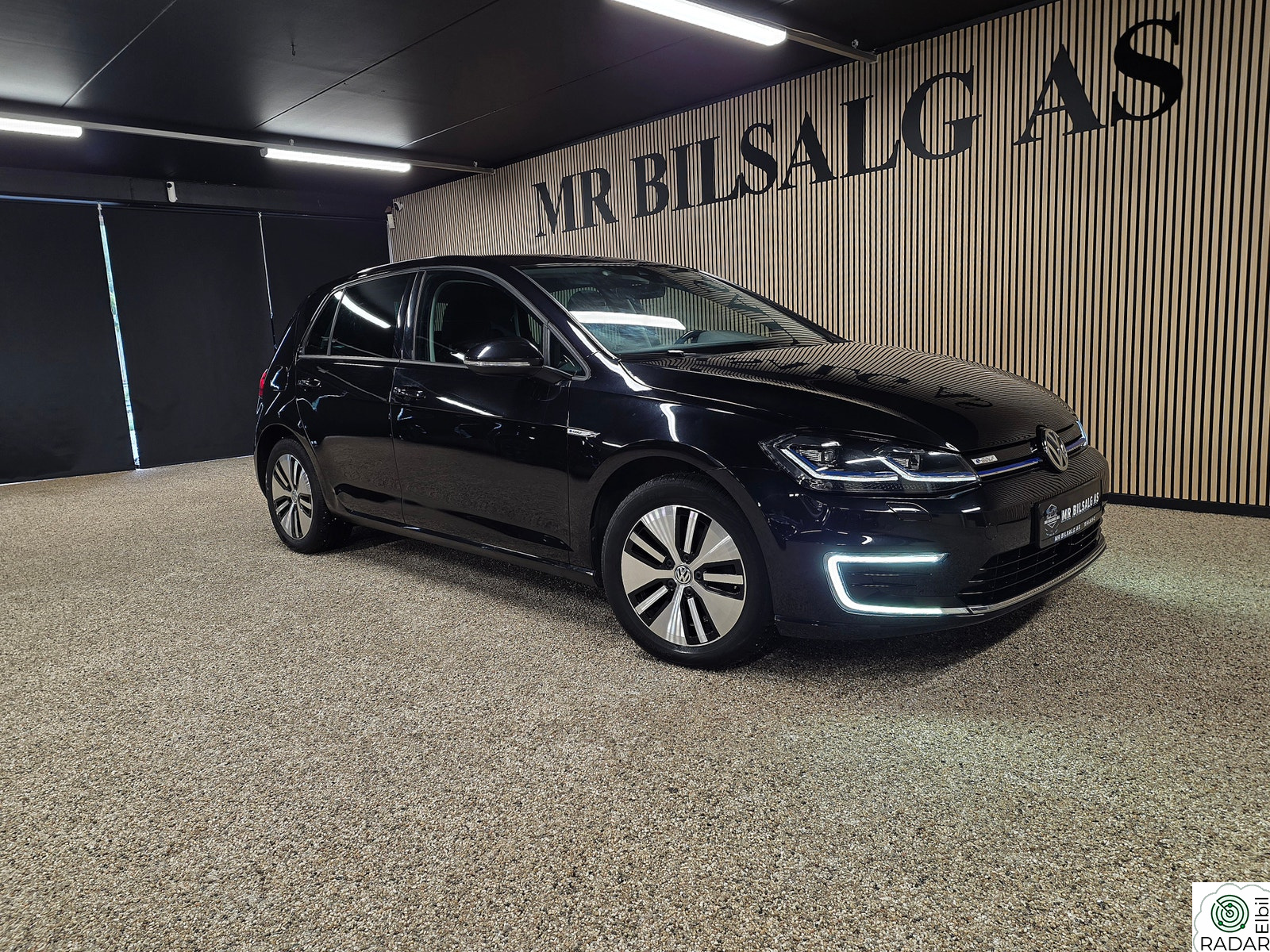 VOLKSWAGEN GOLF Exclusive / 300 km / Batterihelse 93 %