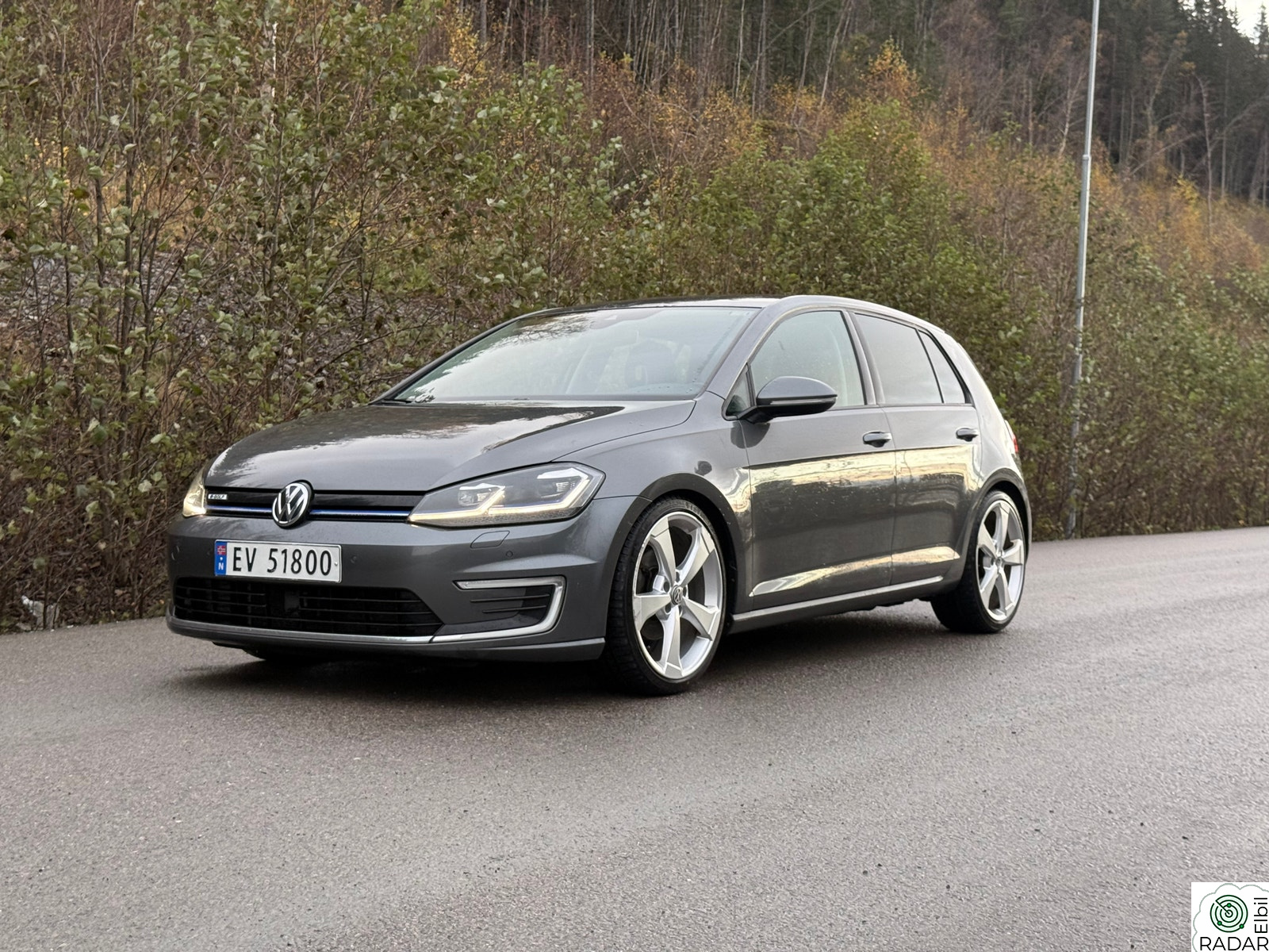 VOLKSWAGEN GOLF SKINN/BLINDSONE/ACTIVE INFO/R.KAM/CARPLAY/19"/SENK