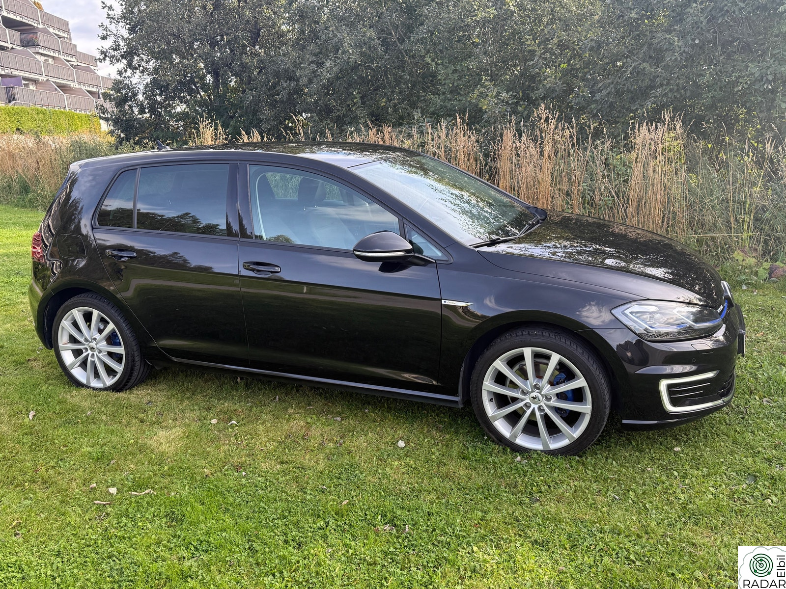 VOLKSWAGEN GOLF eGolf 136hk