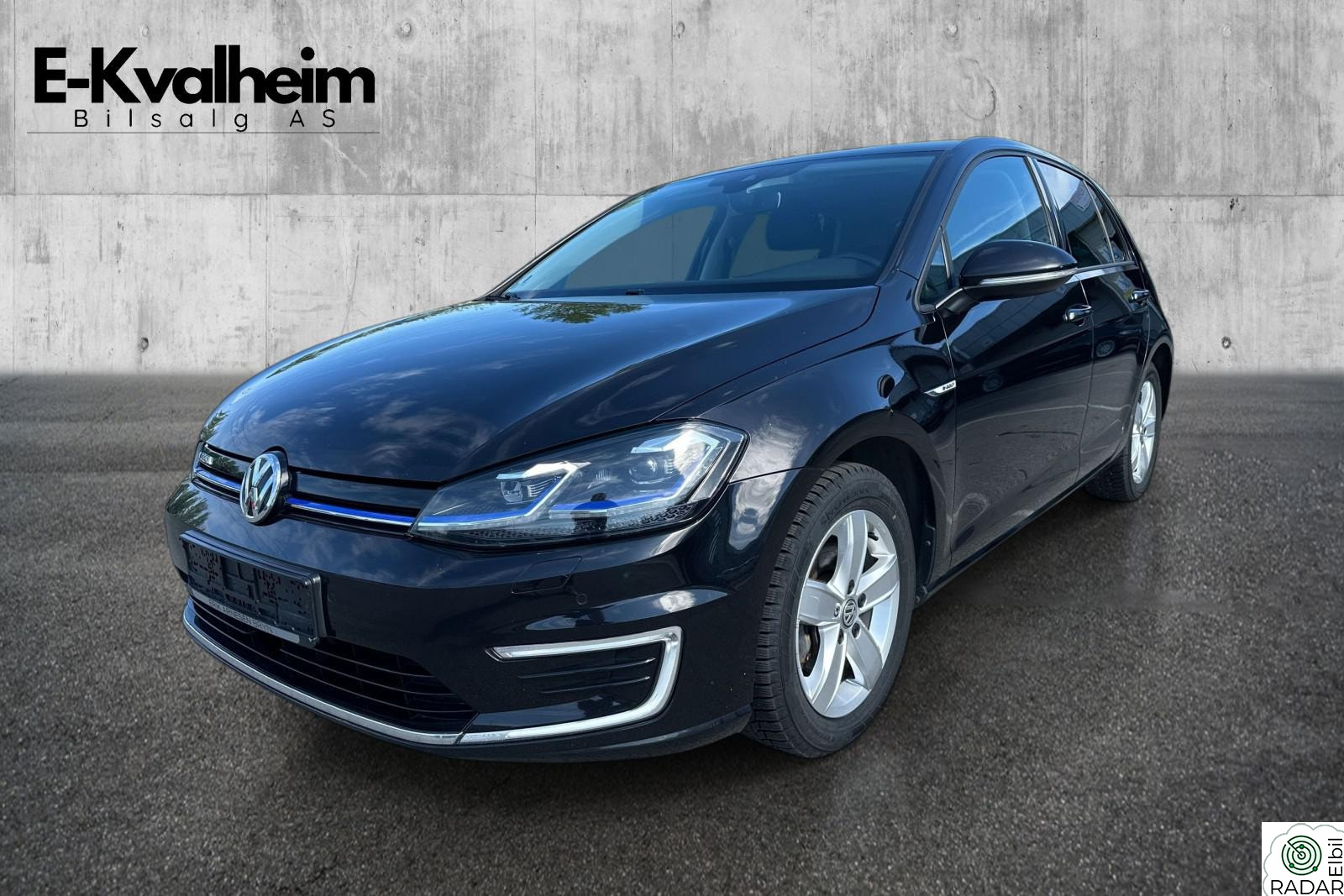 VOLKSWAGEN GOLF E-Golf 136 HK | ACC | Navi | Dab + | Kamera | Skinn |++