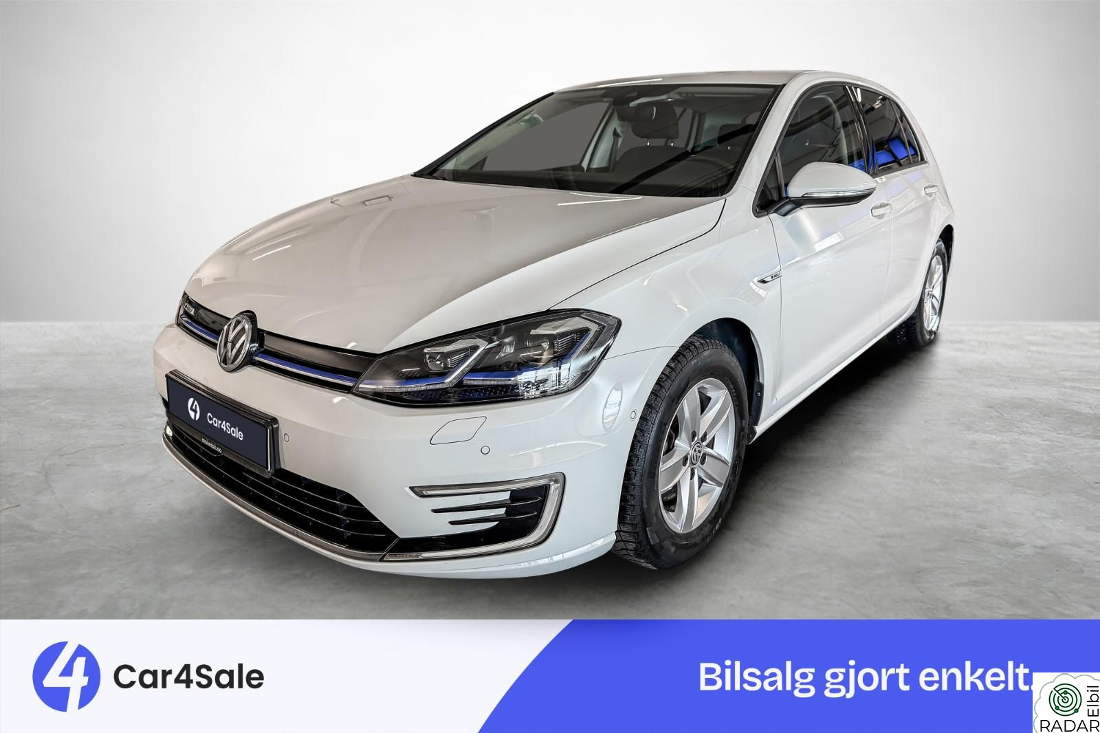 VOLKSWAGEN GOLF 300km/ Active Info/ ACC/ R.Kam/ V.Pumpe/ LED/ Navi High
