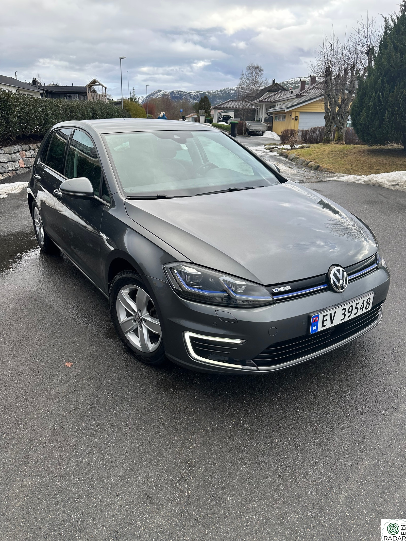 VOLKSWAGEN GOLF Exclusive