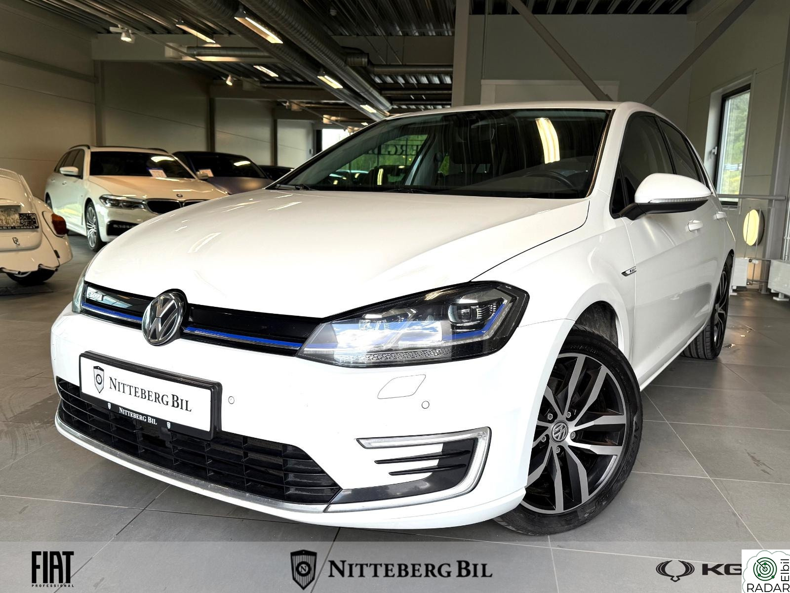 VOLKSWAGEN GOLF Long Range 300km Led Matrix-R-Kamera-Navi-ACC-SE-HER!