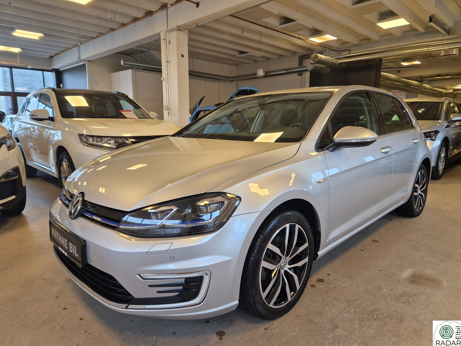 VOLKSWAGEN GOLF WLTP 228- AKTIV INFO-KEYLESS-KAMERA-17" ALU-GARANTI