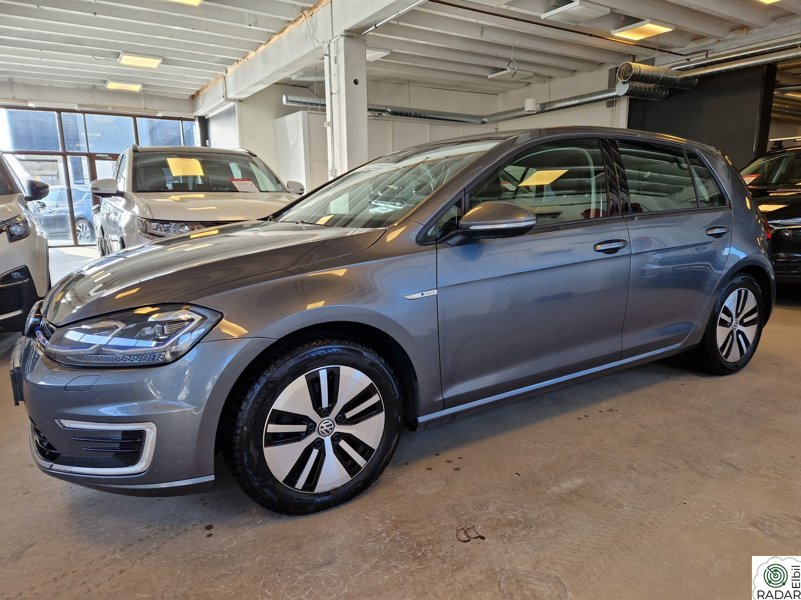 VOLKSWAGEN GOLF WLTP 228- AKTIV INFO-KEYLESS-KAMERA-LANE-GARANTI