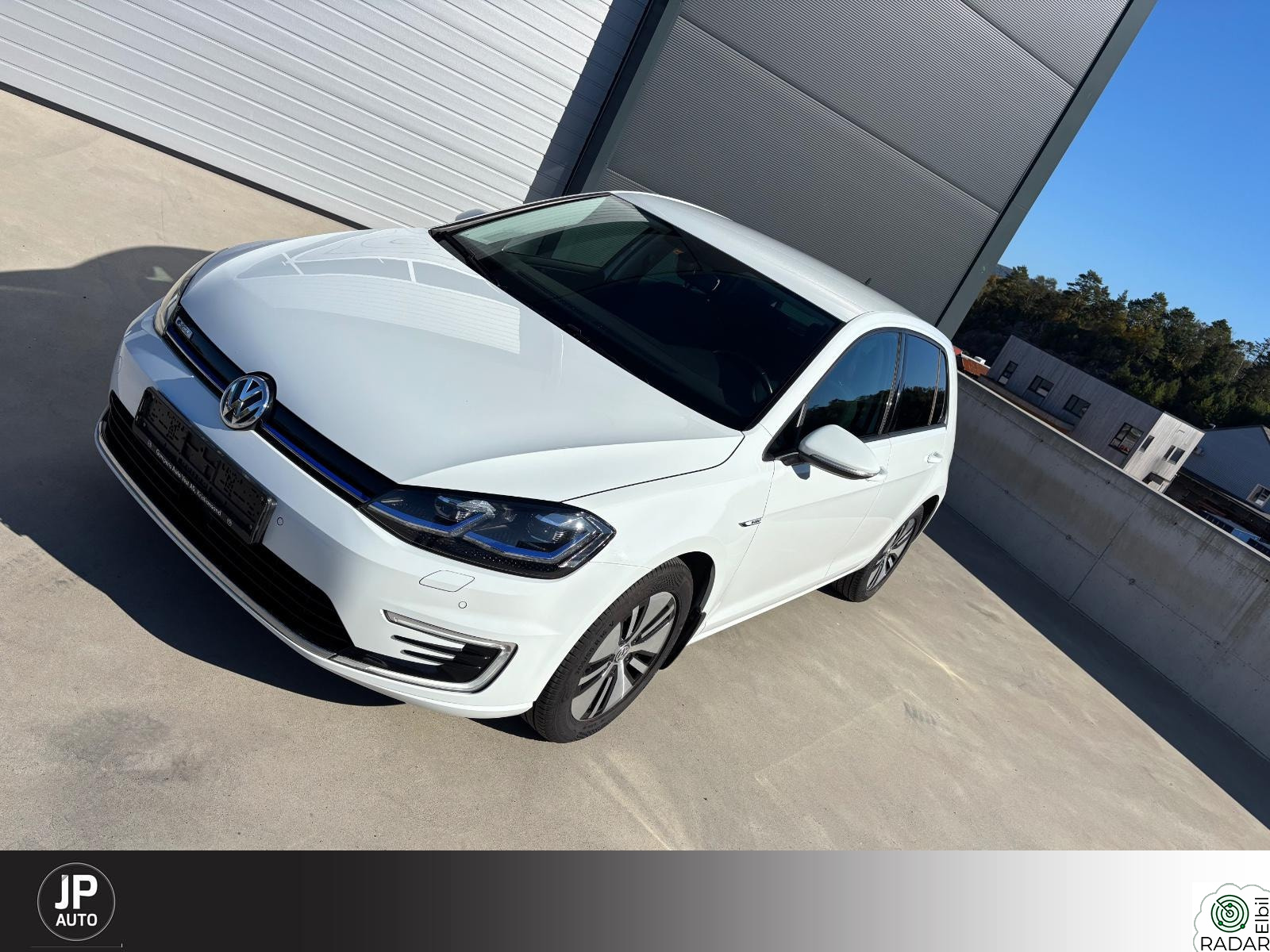 VOLKSWAGEN GOLF e-Golf Garanti 136hk Navi ACC Dab kamera Led
