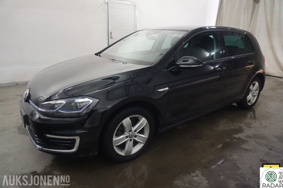 VOLKSWAGEN GOLF 136 HK ACC LED NAVI VARMEPUMPE KAMERA