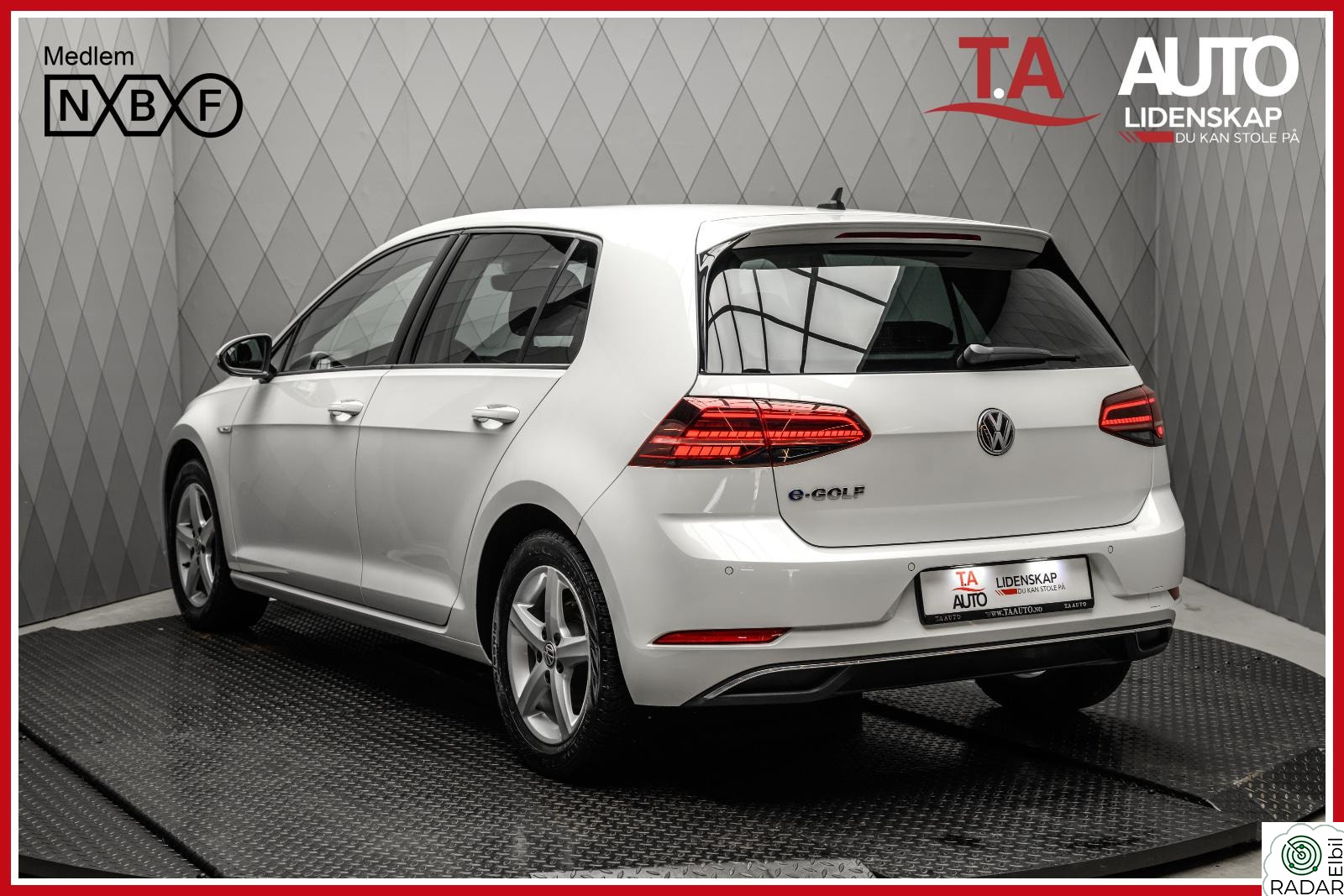 VOLKSWAGEN GOLF E-GOLF EXCLUSIVE 300KM SKINN LED ACTIVE INFO ACC KAMERA