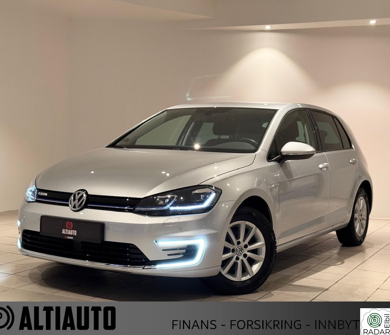 VOLKSWAGEN GOLF 300KM| NAVI| ACC| R.KAMERA| DAB| V.PUMPE| 1 EIER| SE KM