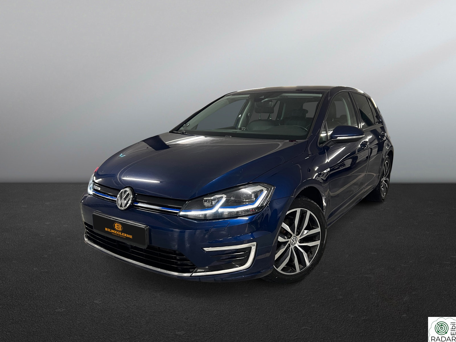 VOLKSWAGEN GOLF Exclusive 100KW|Activeinfo|Skinn|Kamera|ACC|CarPlay++