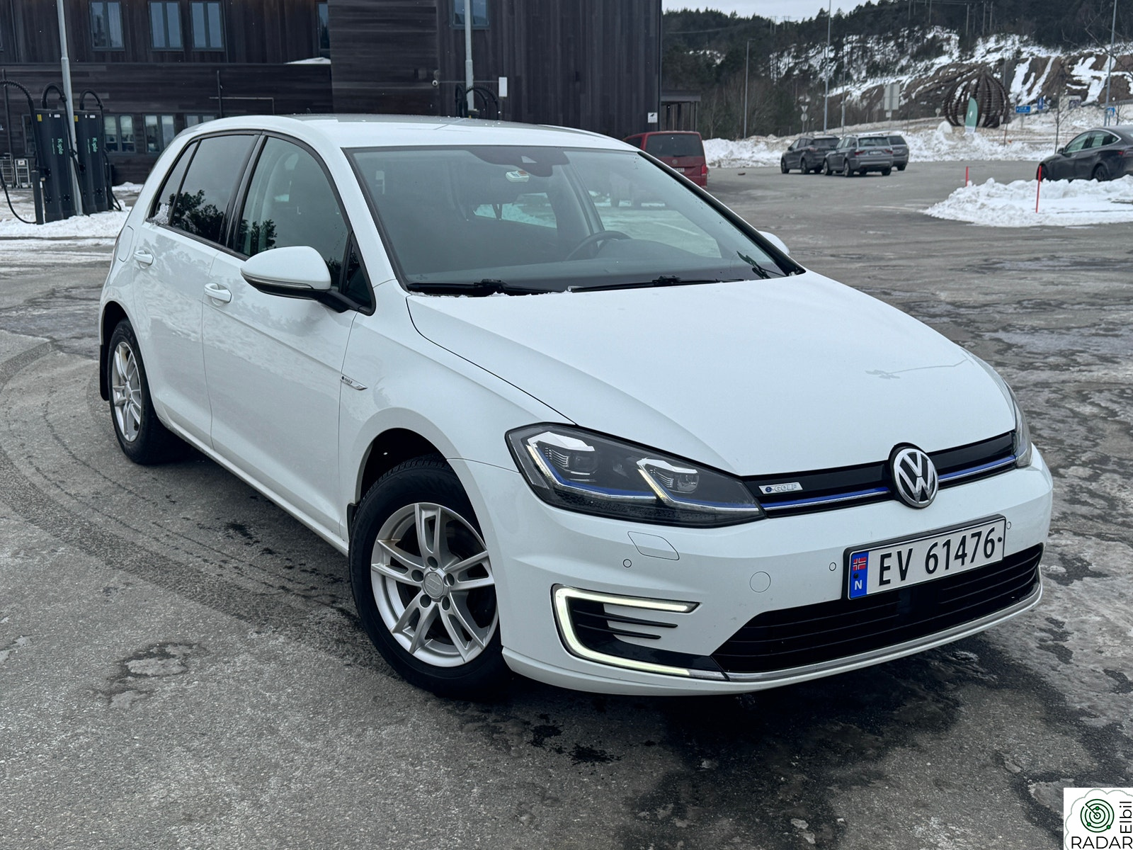 VOLKSWAGEN GOLF 300km / Active Info / ACC / R.Kam / Norsk/ V.Pumpe/ LED