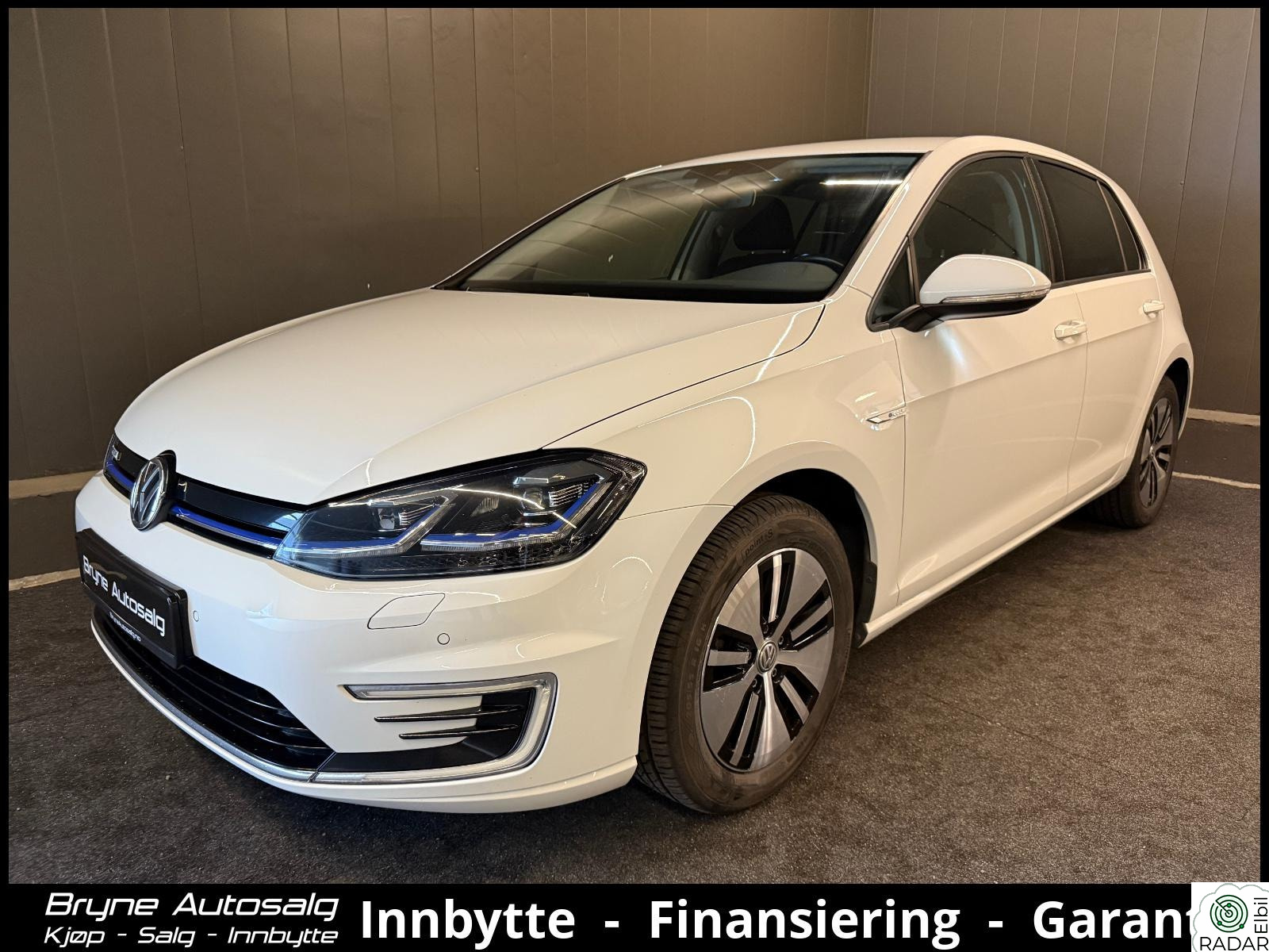 VOLKSWAGEN GOLF 136HK KAMERA/CARPLAY/SENSORER/DAB+/NAVI/ACC+++