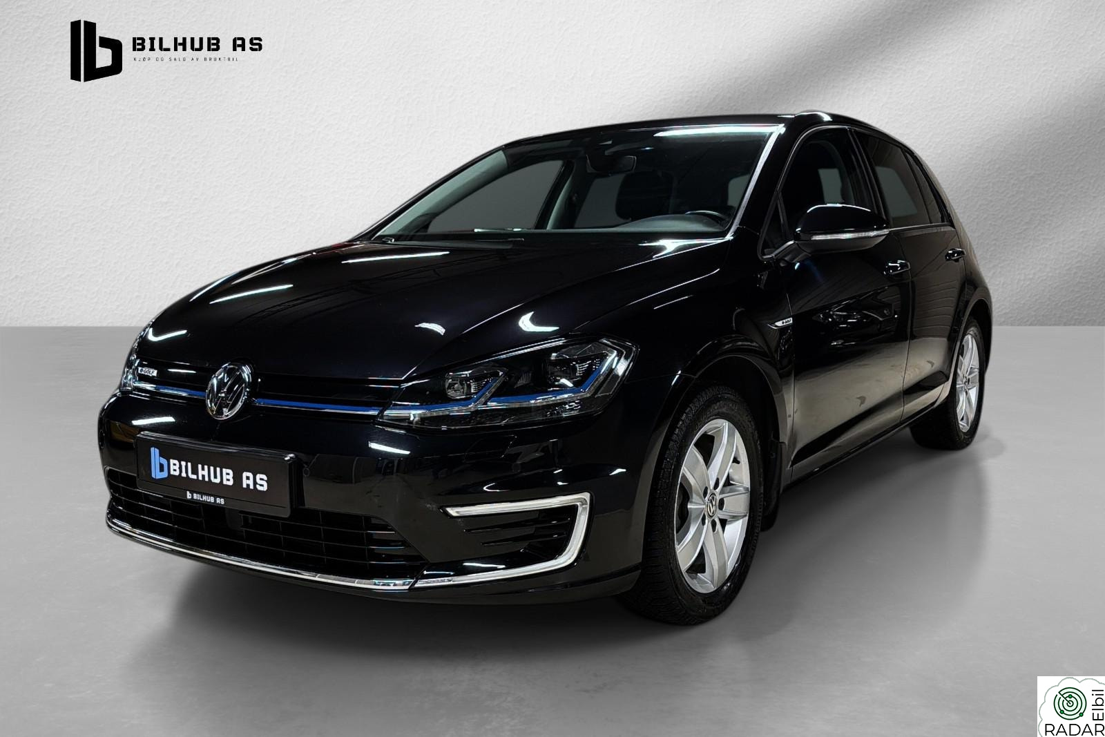 VOLKSWAGEN GOLF Exclusive 1eier Skinn ActiveInfo ACC Keyless V.pumpe ++