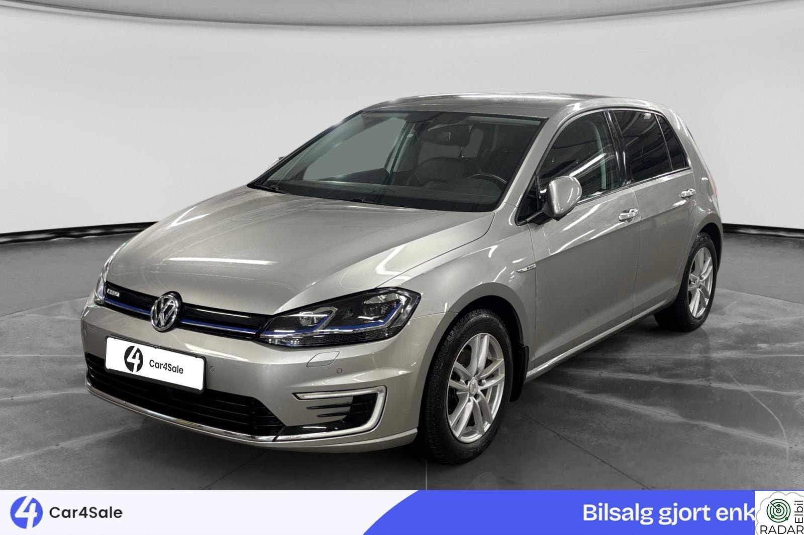 VOLKSWAGEN GOLF 300km /Active Info /ACC /R.Kam /Skinn /NaviHigh /V.Pump