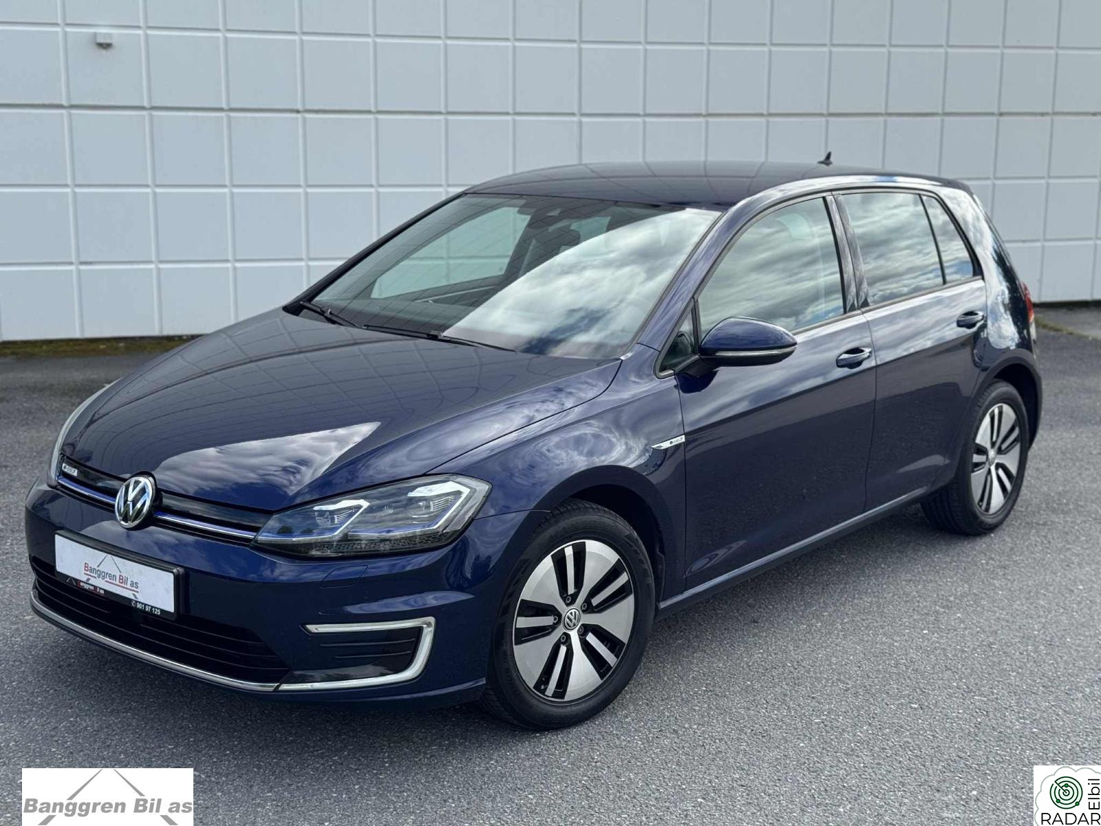 VOLKSWAGEN GOLF 300 km Wltp Navi RKamera Eu til 03/27