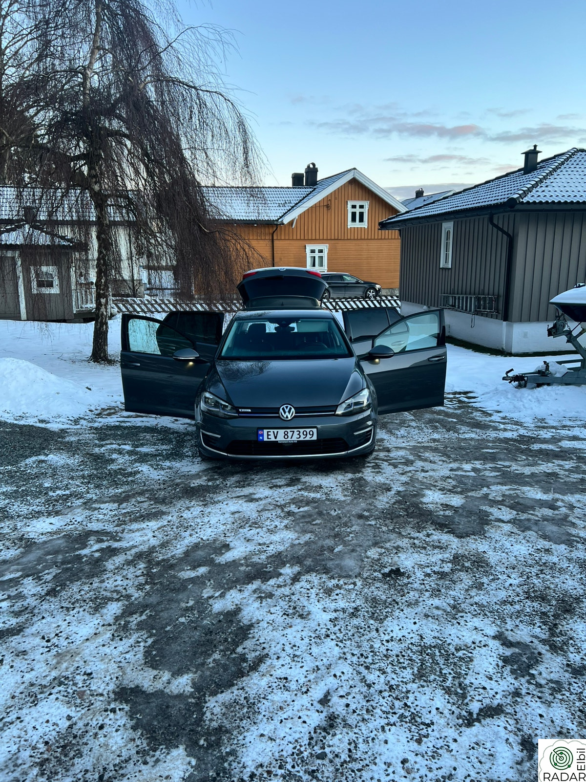 VOLKSWAGEN GOLF E-GOLF Eksklusive