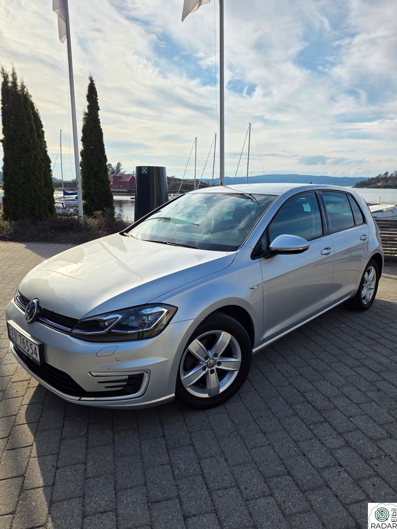 VOLKSWAGEN GOLF Adaptive LED matrix, keyless, digital cockpit ++