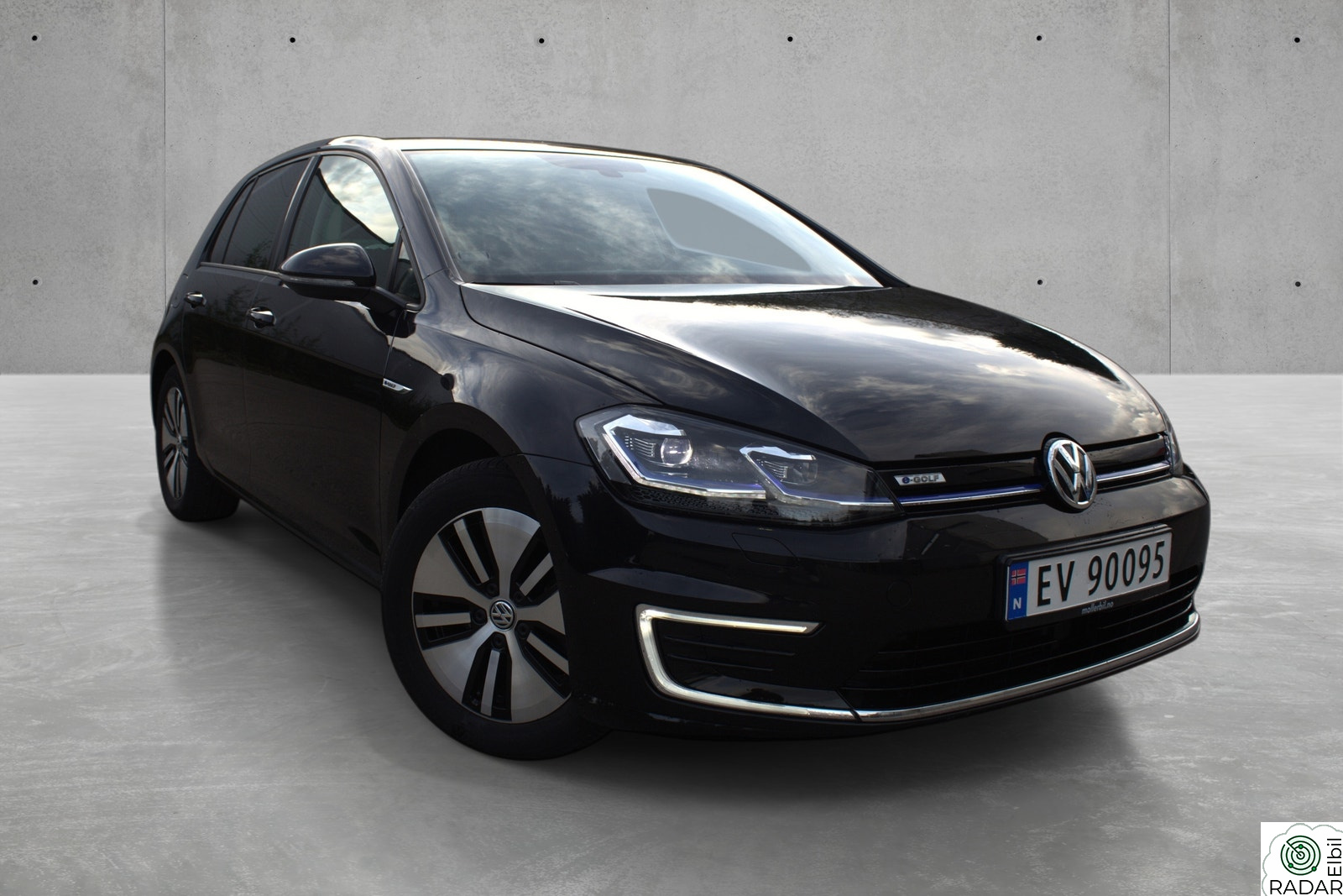 VOLKSWAGEN GOLF Rekkevide 300KM/ Lav Km/ MÅ SES!!