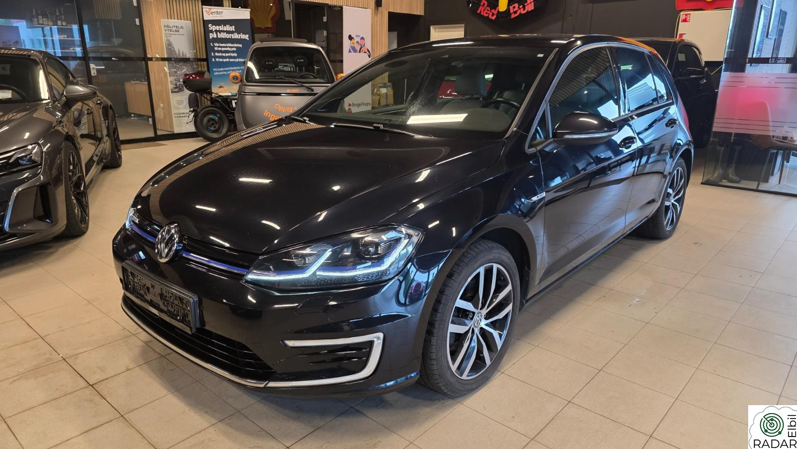VOLKSWAGEN GOLF URBAN/Info display/DYNAUDIO/Skinn/ Keyless/DAB/Kamera