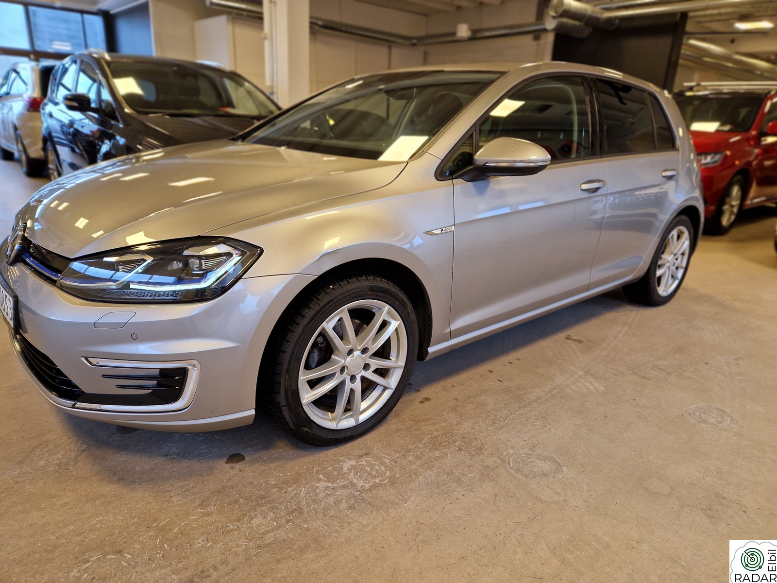 VOLKSWAGEN GOLF 300KM VARMEPUMPE-KAMERA-ADAPTIV CRUISE