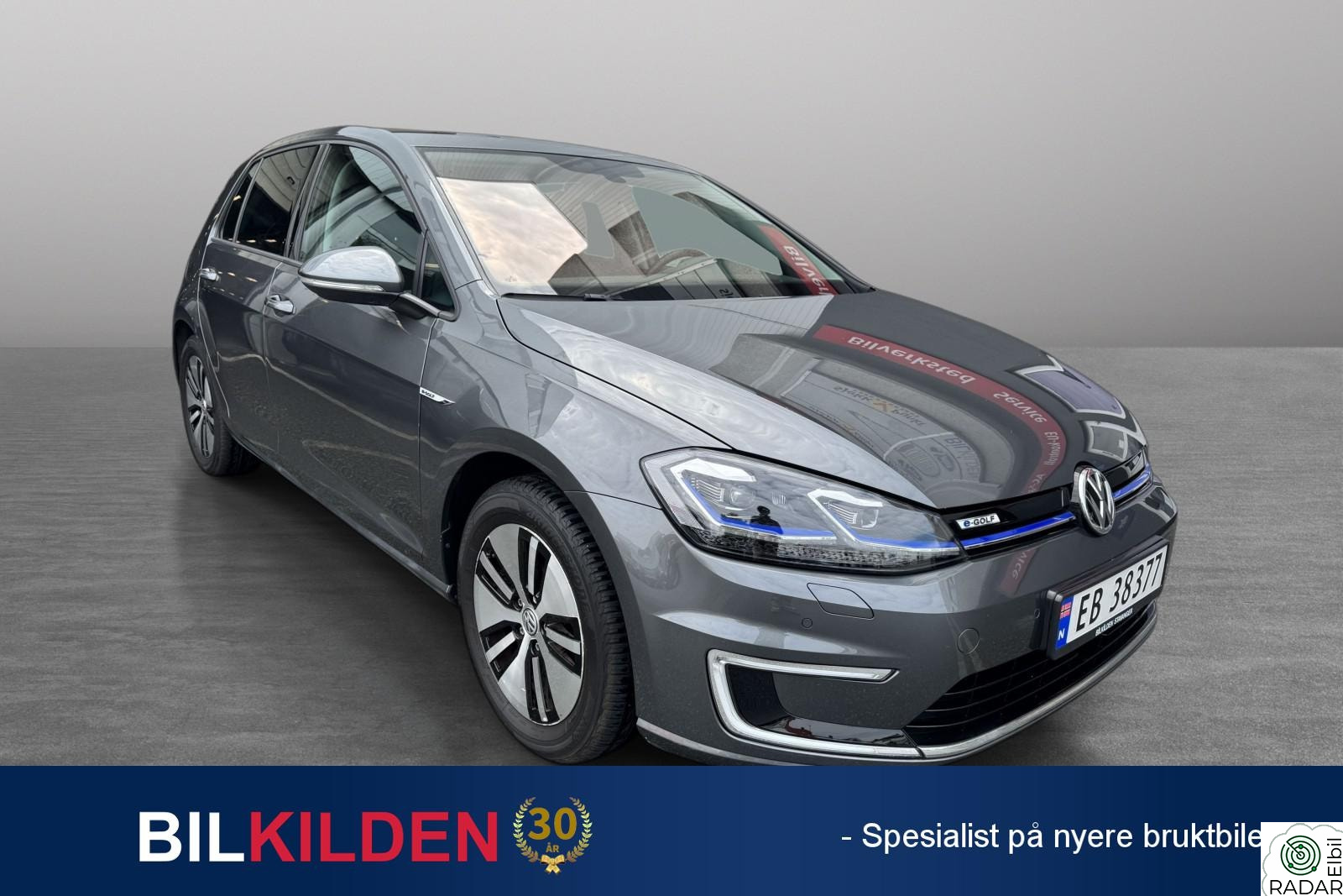 VOLKSWAGEN GOLF Active Info, Skinn, Ny service! LAV KM!