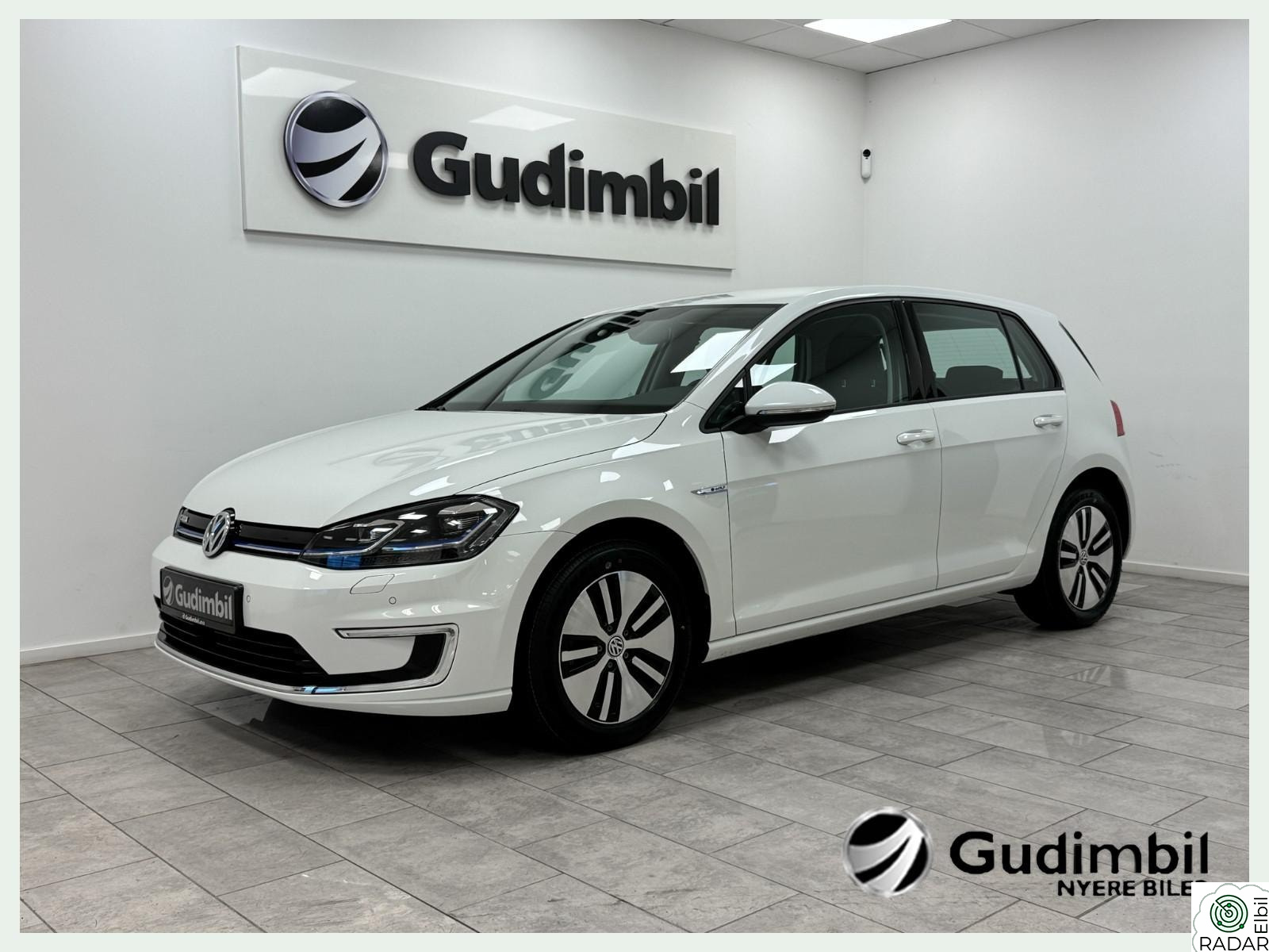VOLKSWAGEN GOLF E-golf 300km Navi P.Sensor Ny service ++