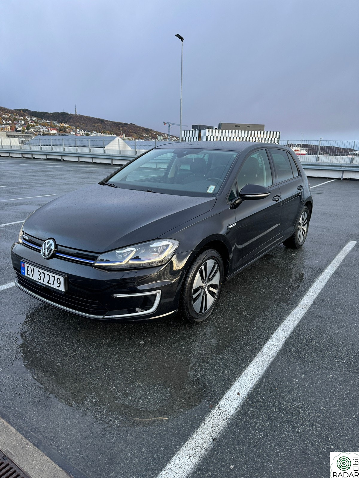 VOLKSWAGEN GOLF COMFORT 136hk | Ny Service | Skinn | Keyless | R-Kam |