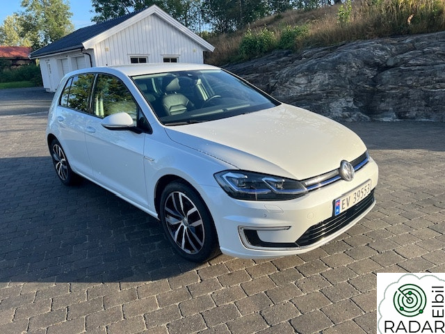 VOLKSWAGEN GOLF E-GOLF 136 HK / Exclusive / Skinn ++