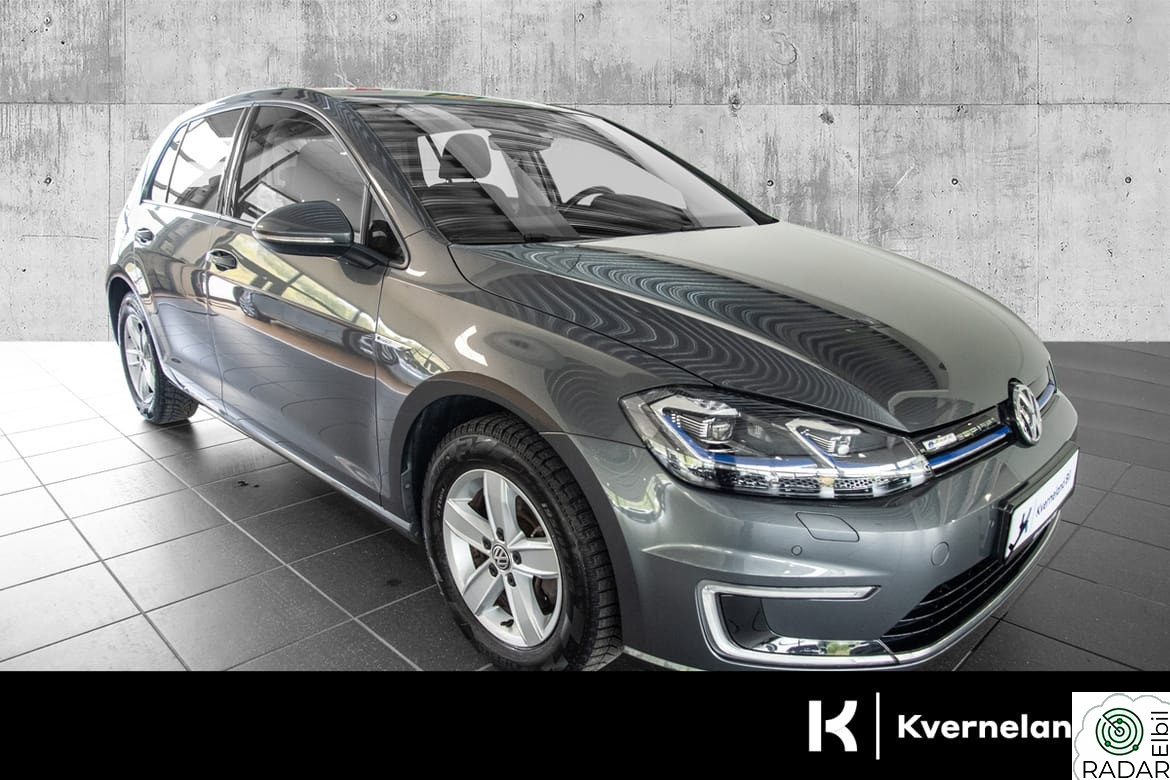 VOLKSWAGEN GOLF Active info/kamera/lav.km/ Apple carplay/ SE KM!!