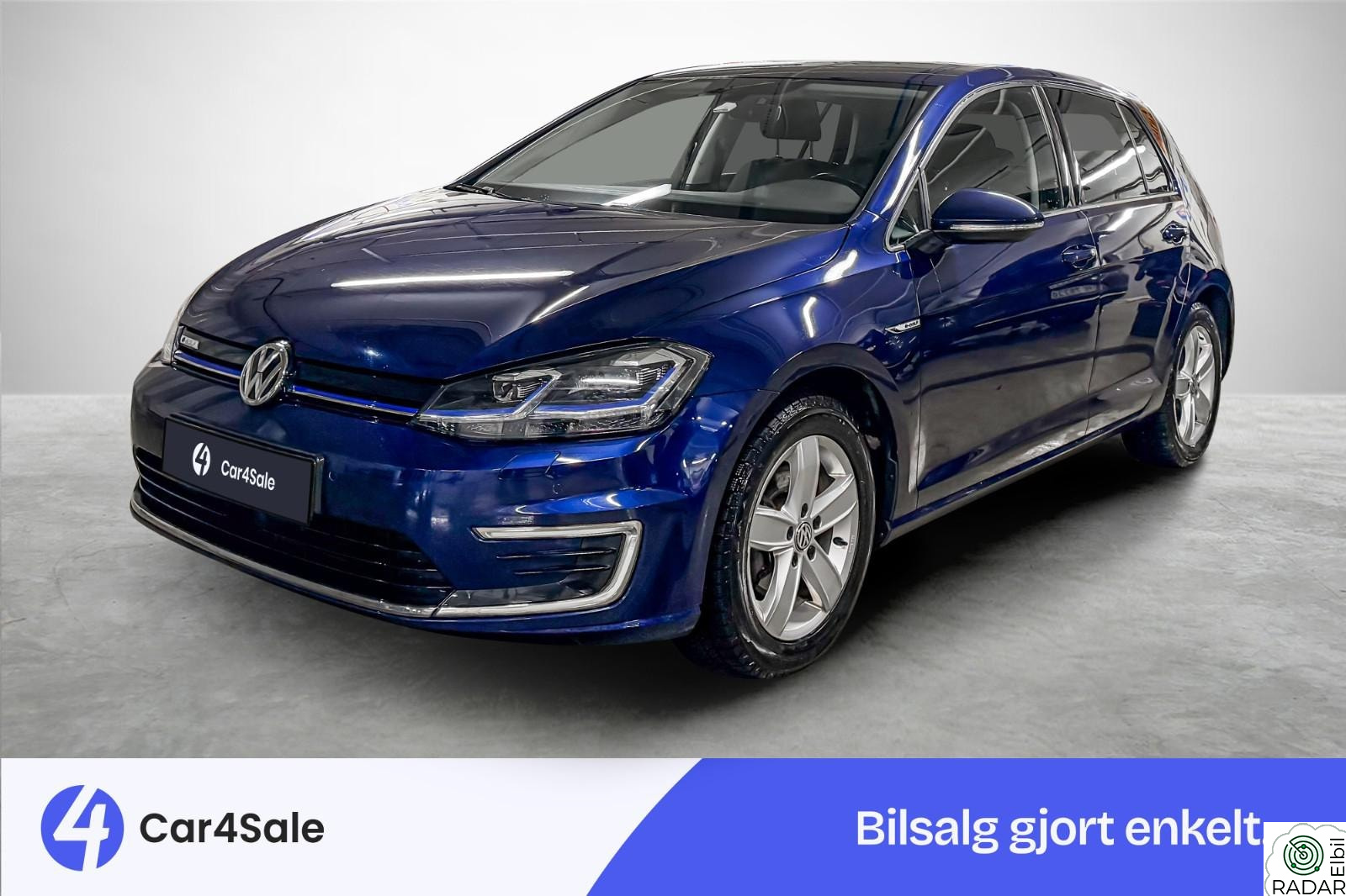 VOLKSWAGEN GOLF 300km/ Active Info/ ACC/ R.Kam/ V.Pumpe/ LED/ Navi High
