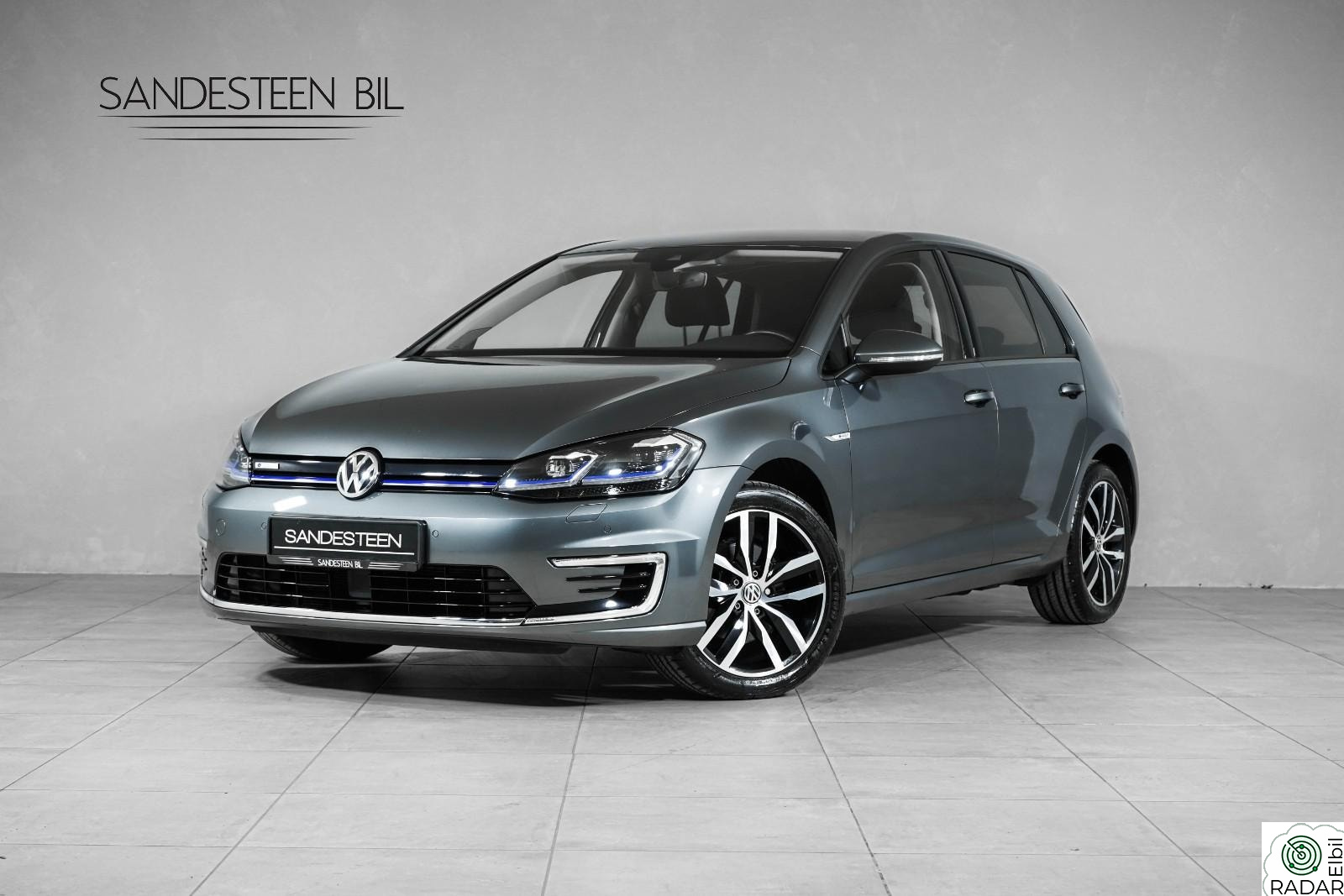VOLKSWAGEN GOLF 300KM EXCLUSIVE SKINN/DYNAUDIO/V-PUMPE/ACC/KEYLESS/BLIN