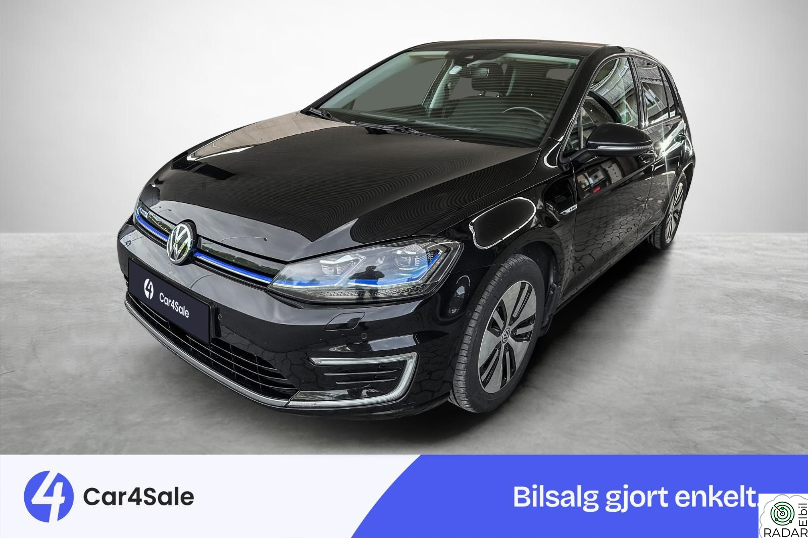 VOLKSWAGEN GOLF 300km / Active Info / ACC / R.Kam/ V.Pumpe / LED ++