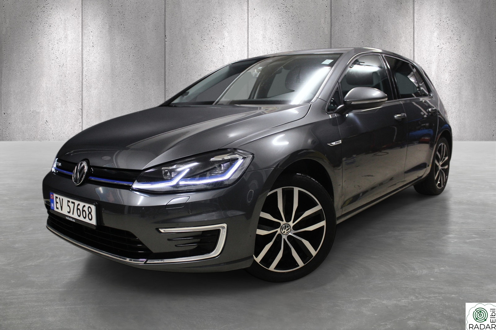 VOLKSWAGEN GOLF Digital cockpit // ACC // DAB+ // Ambient Lighting  +++