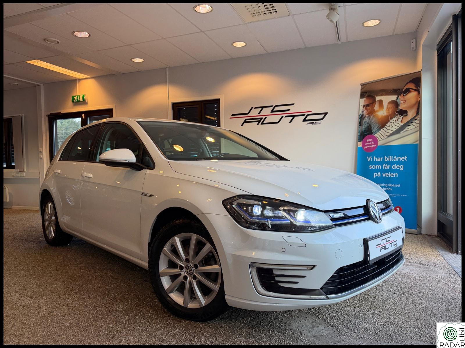 VOLKSWAGEN GOLF / Exclusive / Skinn / Active info / R.kamera