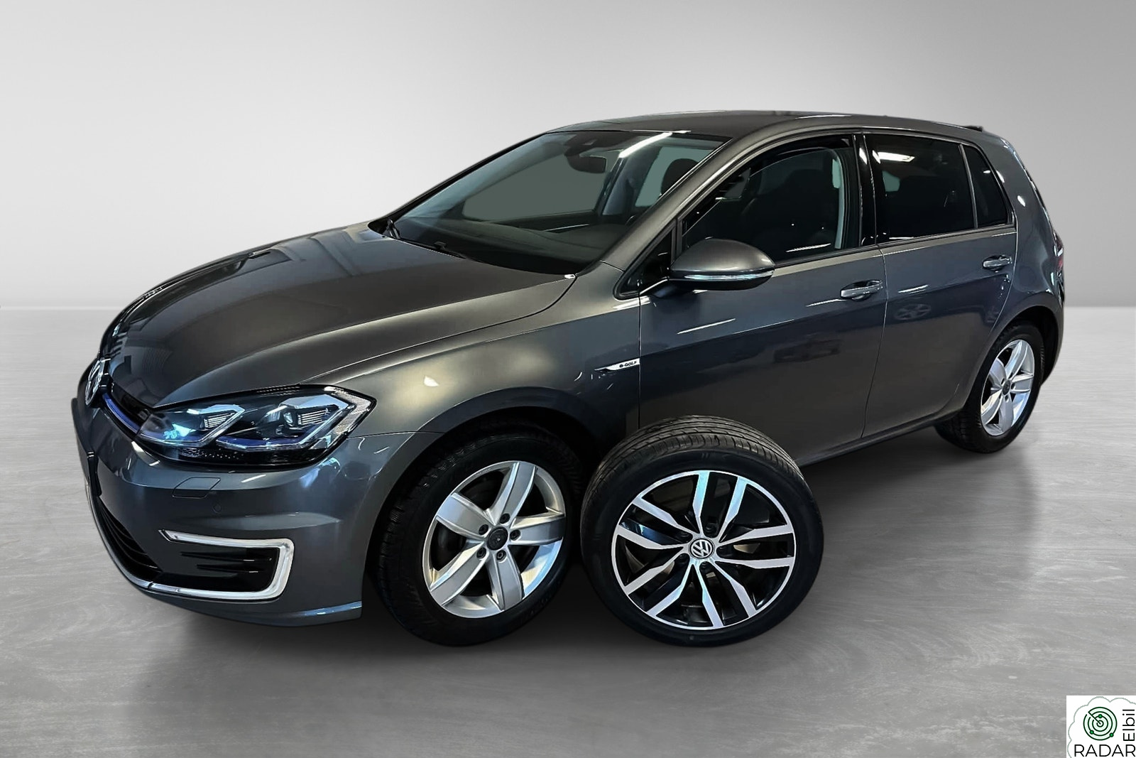 VOLKSWAGEN GOLF 35kWh Keyless Navi ACC Mørke ruter R.Kam LED++