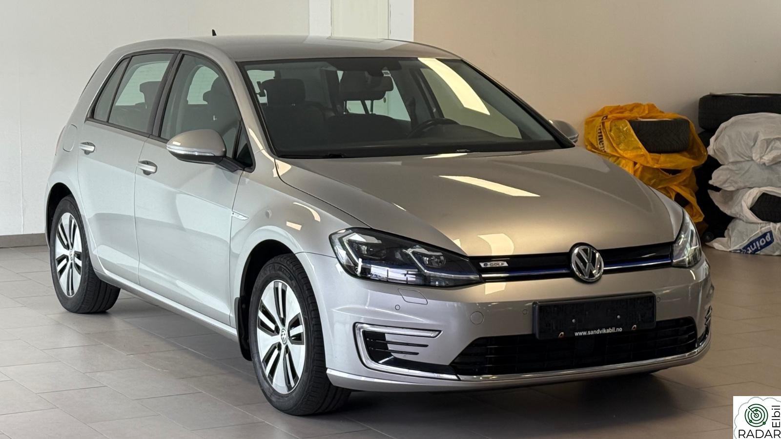VOLKSWAGEN GOLF e-Golf 136Hk 300Km ACC APP Navi DAB EU-08.27 Ny service