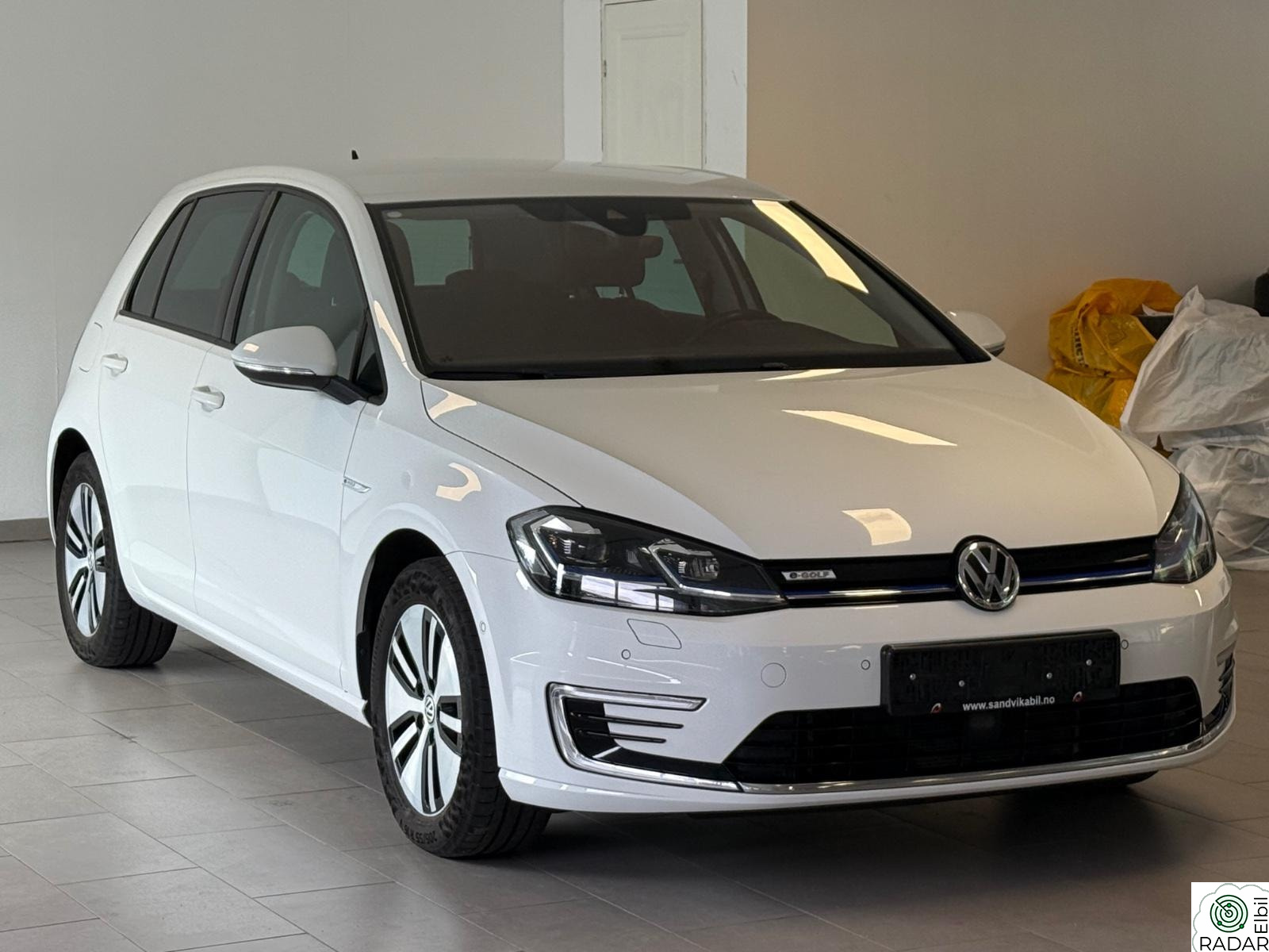VOLKSWAGEN GOLF E-Golf 300Km Exclusive Skinn LED DigDis BLIS EU-08.27