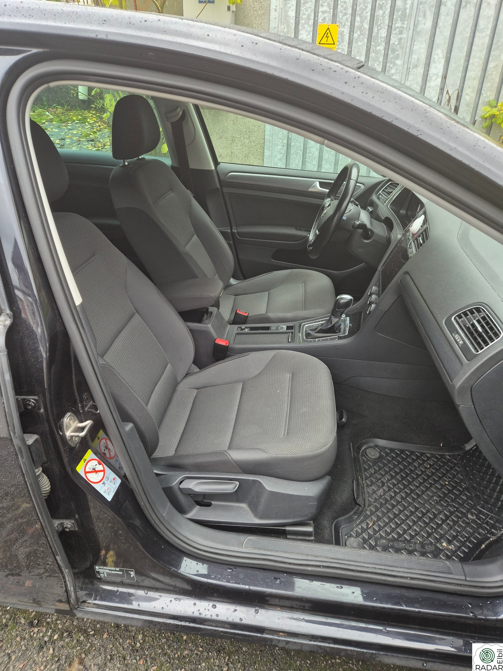 VOLKSWAGEN GOLF (K)