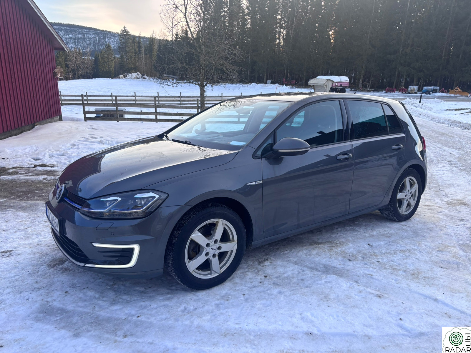 VOLKSWAGEN GOLF (K)