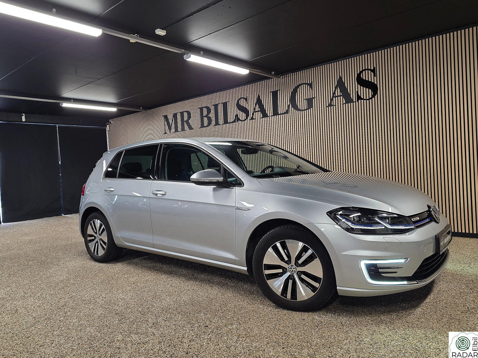 VOLKSWAGEN GOLF Exclusive / 300 km / Batterihelse 93 % / Ny service