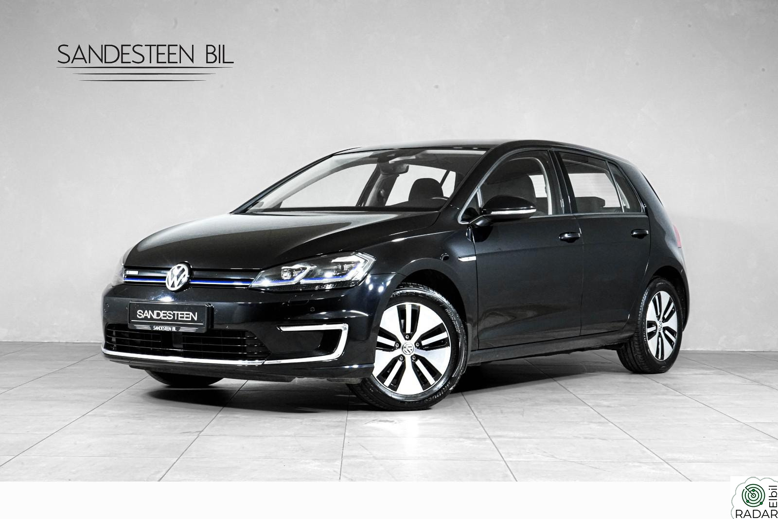 VOLKSWAGEN GOLF 300KM EXCLUSIVE SKINN/R-KAMERA/V-PUMPE/ACC/KEYLESS/BLIN